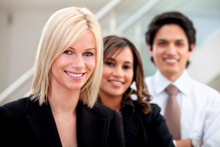 Rozwody z elementem przemocy: dowody, procedury ochronne i wpływ na decyzje sądu rodzinnego